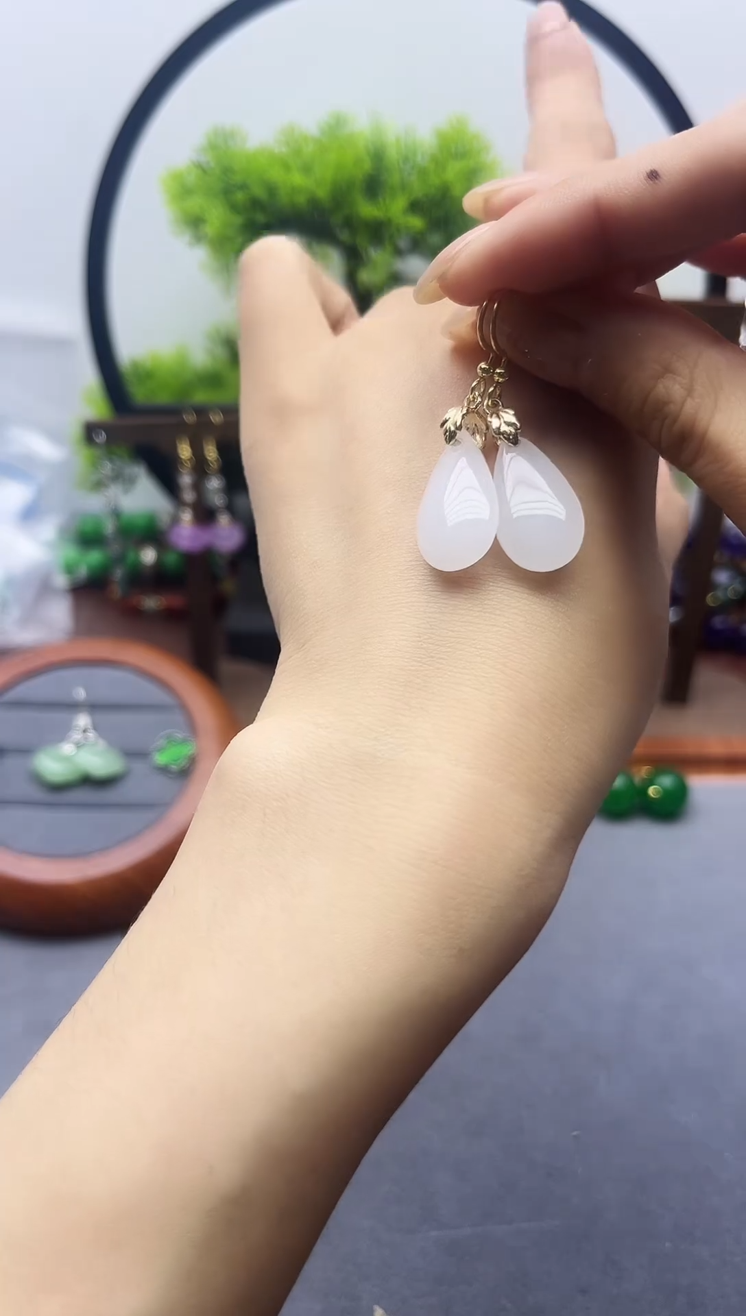 未镶嵌石英质玉耳饰118000