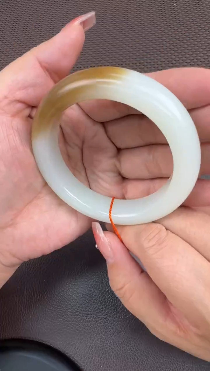 【闪购商品】和田玉手镯未镶嵌58