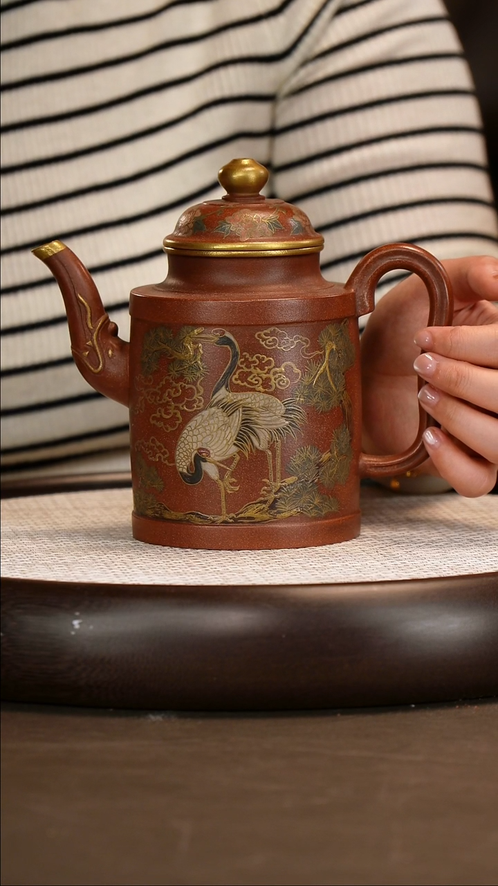 茶壶紫砂【潘洪均】红皮龙 鹤龄 680cc