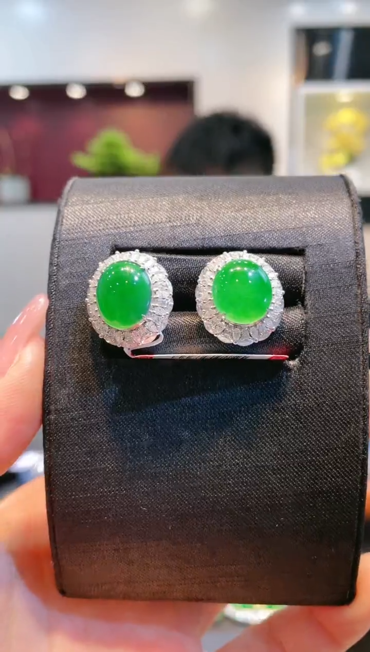 【闪购商品】翡翠颈饰18K金镶嵌A85天然A货翡翠耳饰