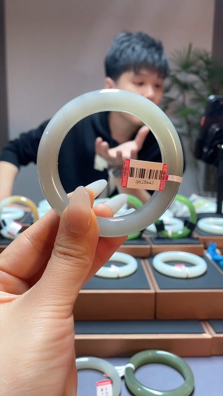 【闪购商品】和田玉手镯未镶嵌58烟紫628443