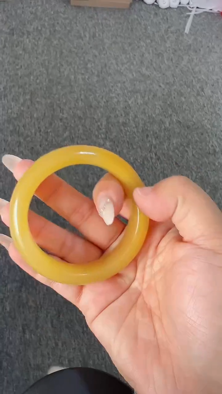 【闪购商品】石英质玉手镯未镶嵌232微包容