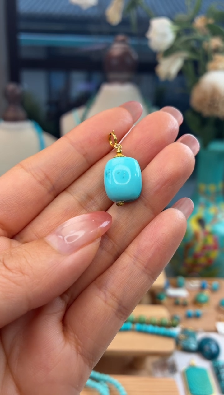 18K金镶嵌绿松石吊坠(不含链)1