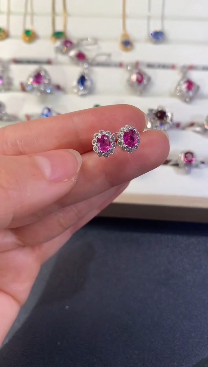 【闪购商品】红宝石耳饰18K金镶嵌Z712|3999