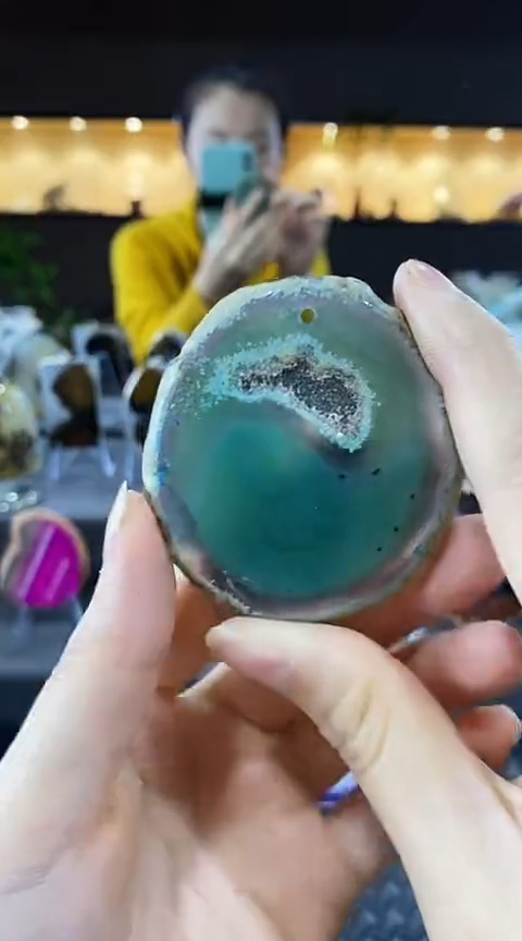 未镶嵌颈饰玛瑙/玉髓幽***蝶玛瑙