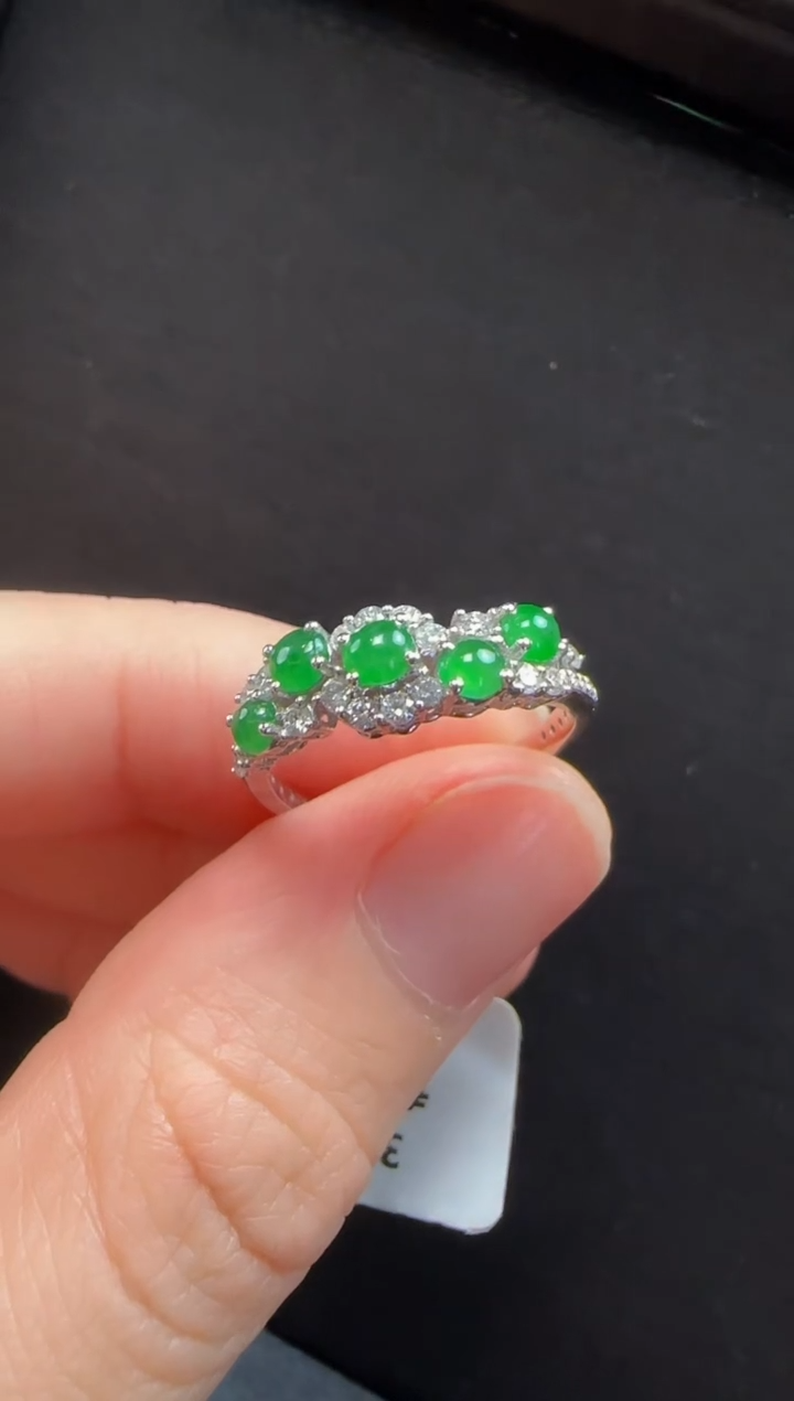 翡翠戒指18K金镶嵌622蛋面一枚