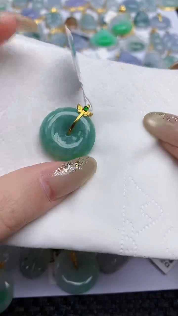 【闪购商品】翡翠颈饰未镶嵌天然A货翡翠 