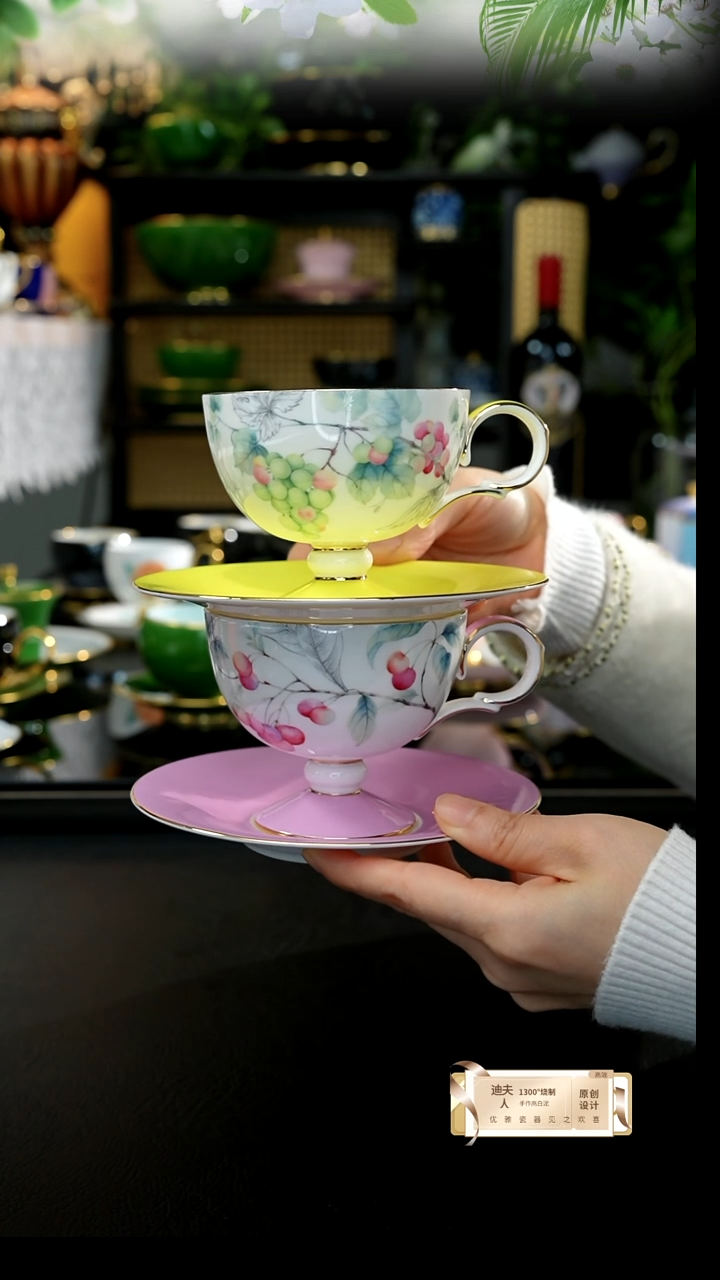 葡萄+樱桃      杯碟-------