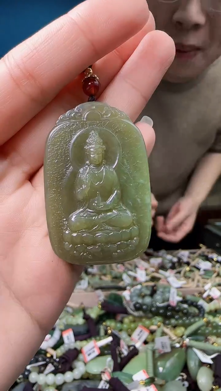 颈饰未镶嵌和田玉1