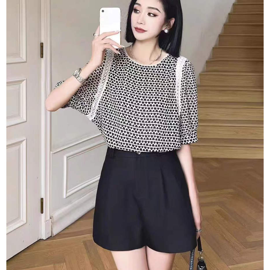 新款时尚气质小衫夏季宽松显瘦遮肚上衣