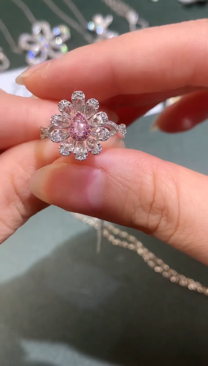 18K金镶嵌戒指钻石D62|9800