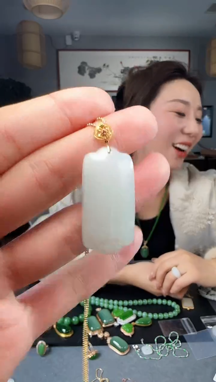 【闪购商品】和田玉吊坠(不含链)18K金镶嵌1