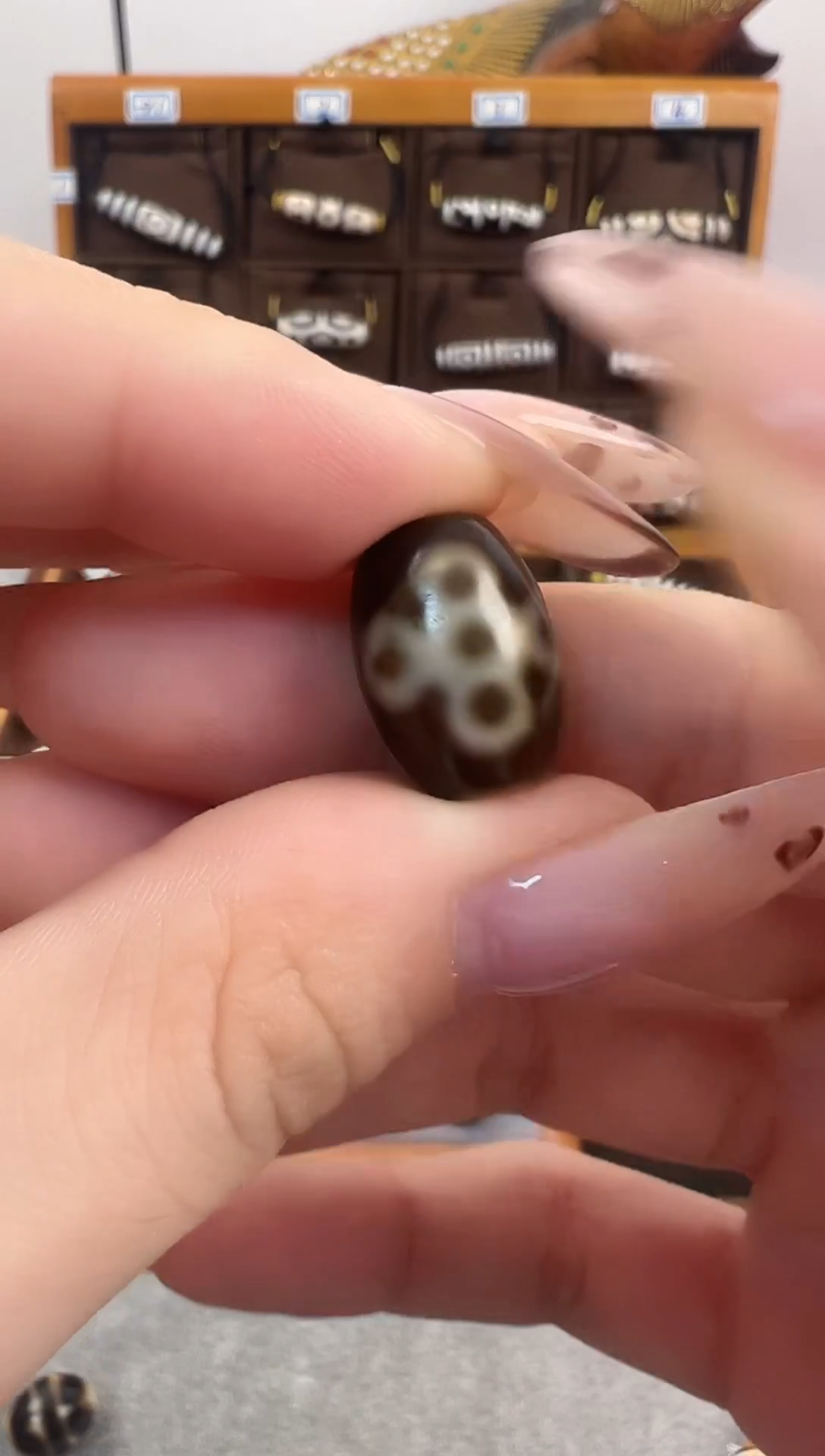 玛瑙/玉髓（覆膜）颈饰未镶嵌56.（微瑕）