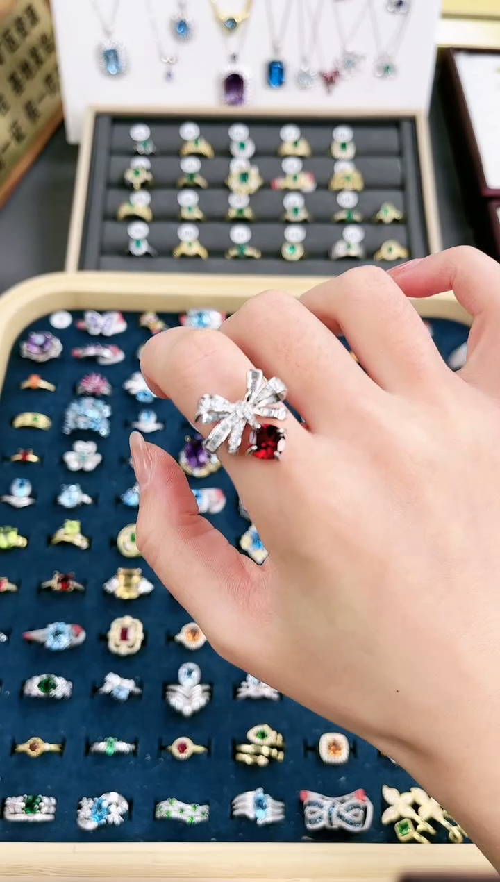 【闪购商品】石榴石戒指银S925镶嵌k91