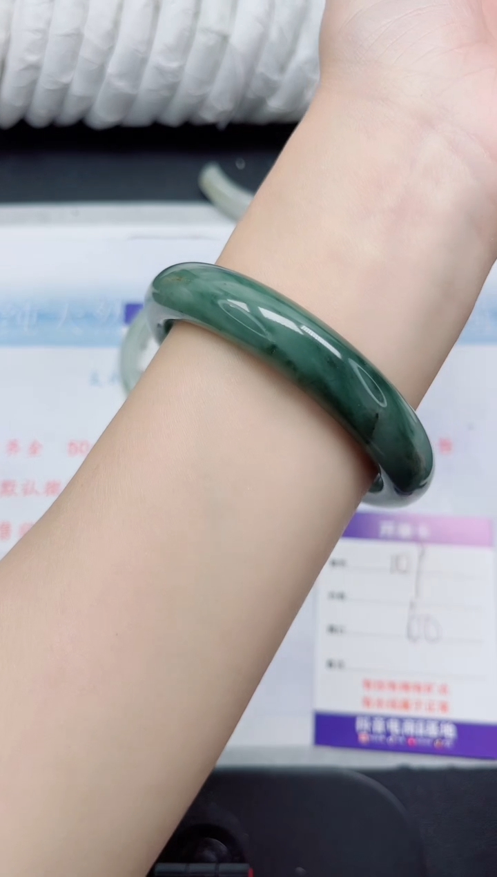 【闪购商品】石英质玉手镯未镶嵌109-60