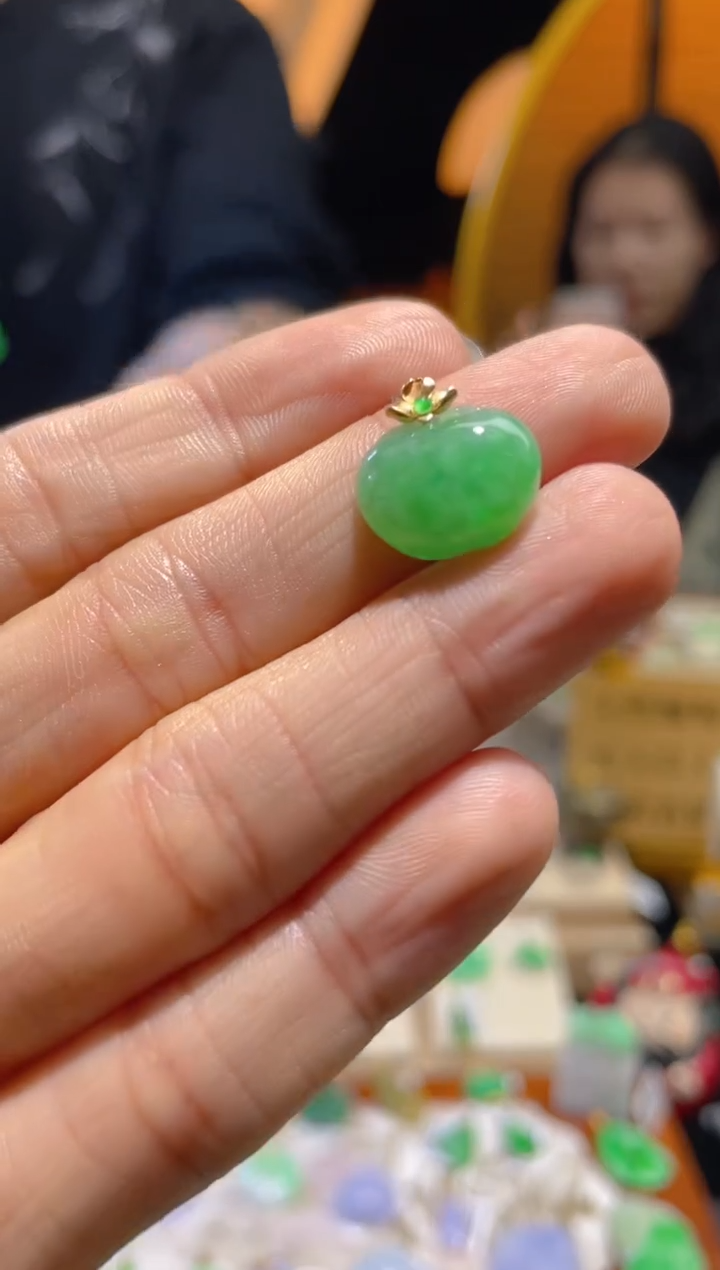 【闪购商品】翡翠颈饰18K金镶嵌假一赔三