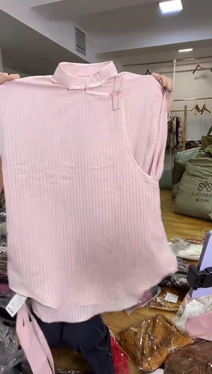 衬衣       M码        130斤