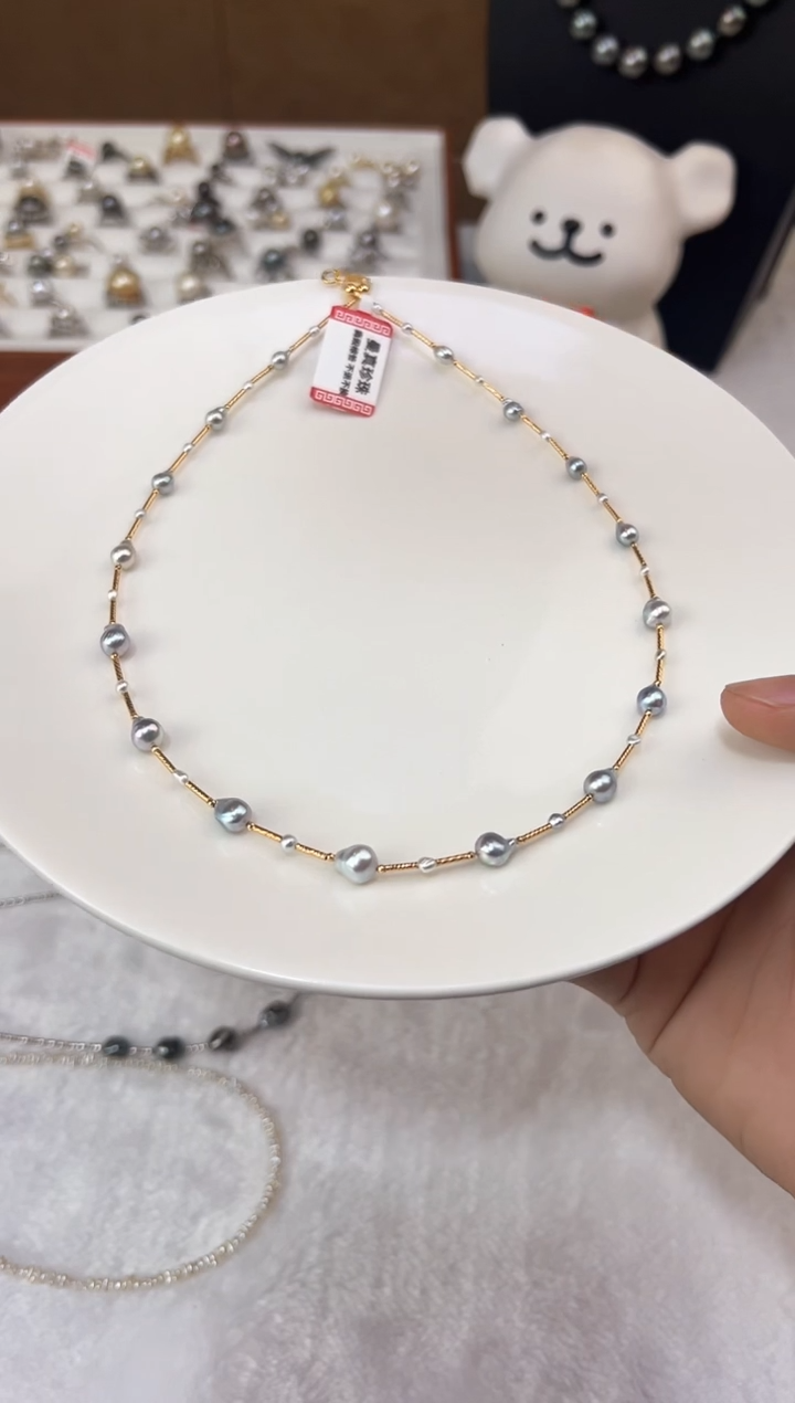 颈饰18K金镶嵌海水珍珠蓝血