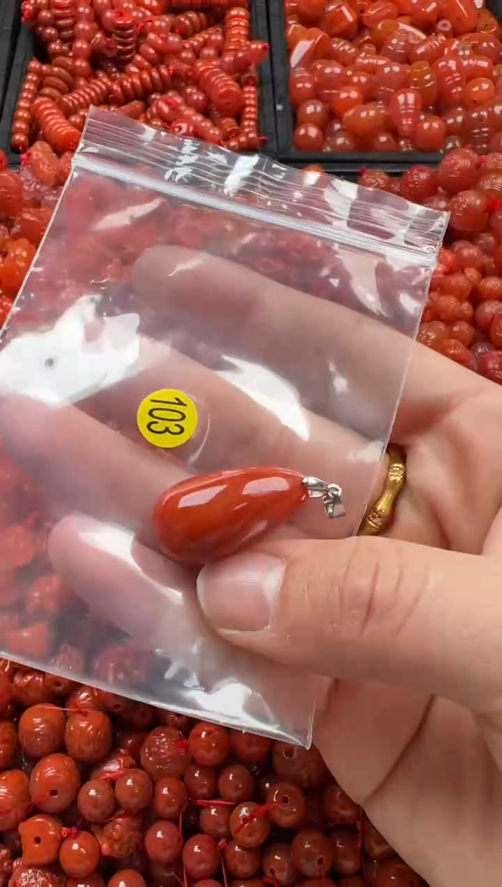 【闪购商品】南红玛瑙颈饰未镶嵌1