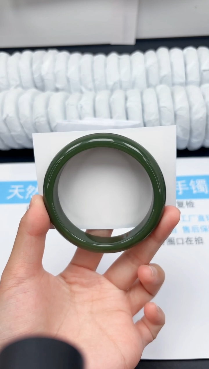 【闪购商品】石英质玉手镯未镶嵌30-62.4