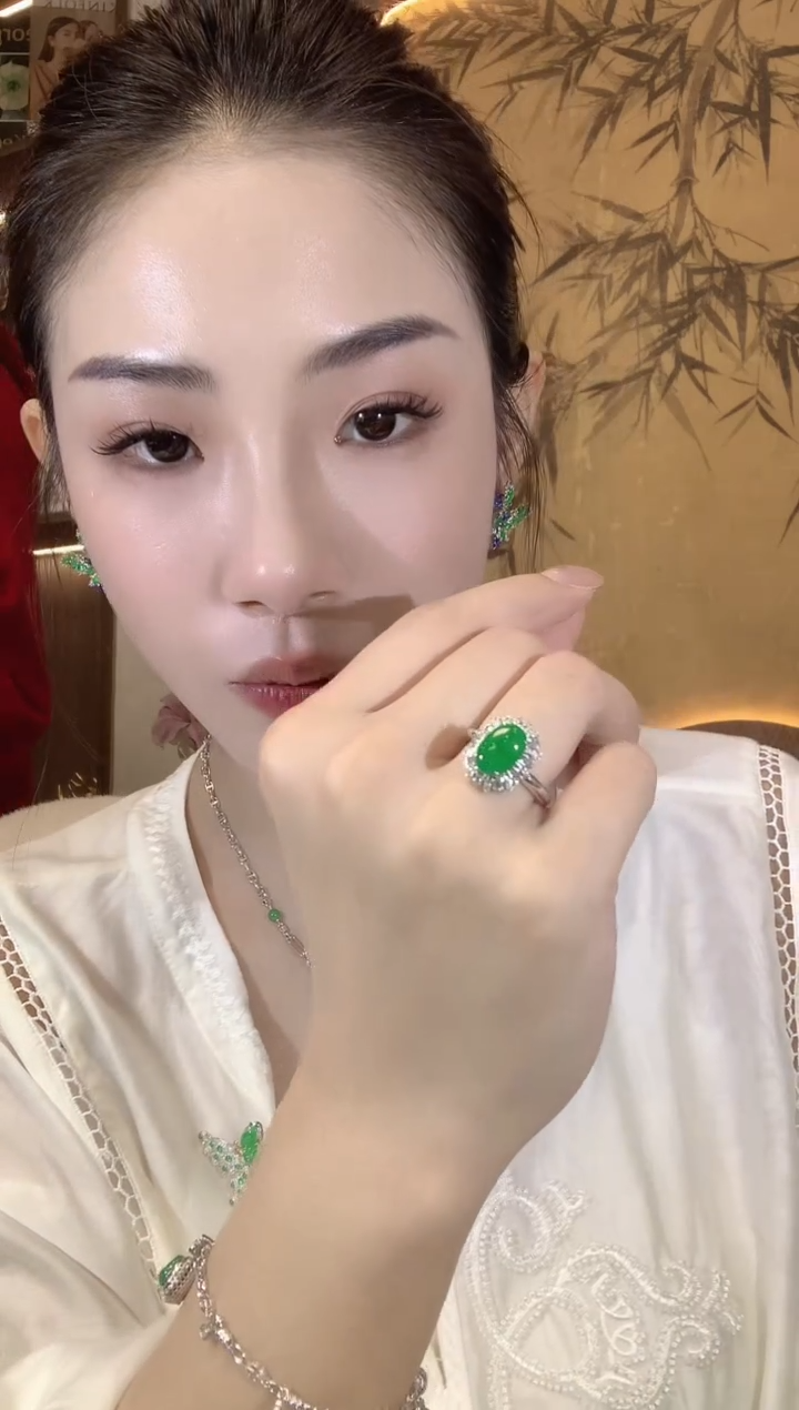 【闪购商品】翡翠戒指18K金镶嵌B66翡翠