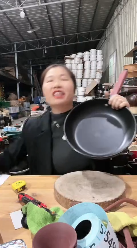 陶瑕疵28黑色手把煎盘