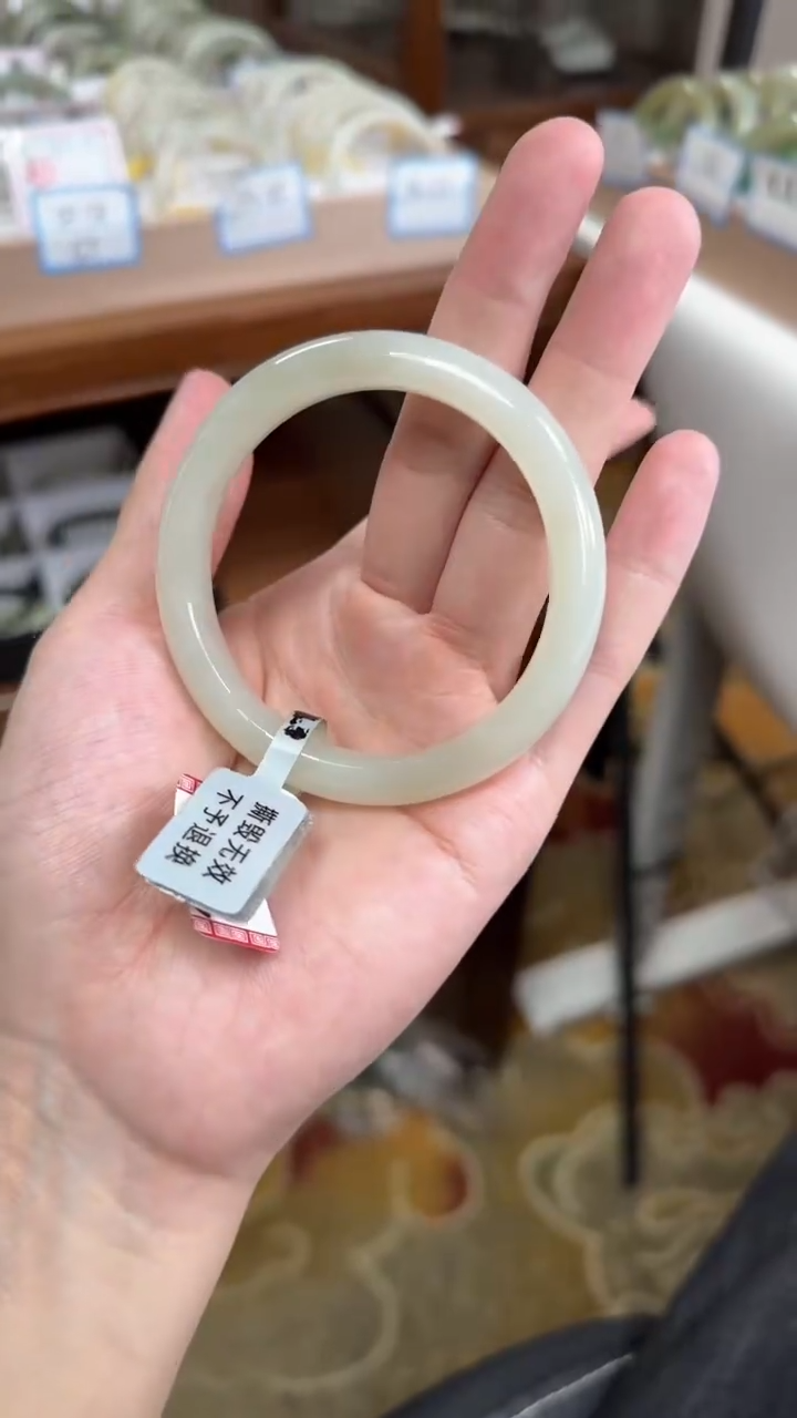 未镶嵌手镯和田玉57