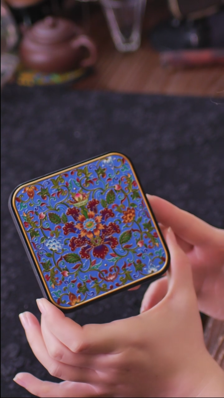 壹藏贰宝繁花图案杯垫一片