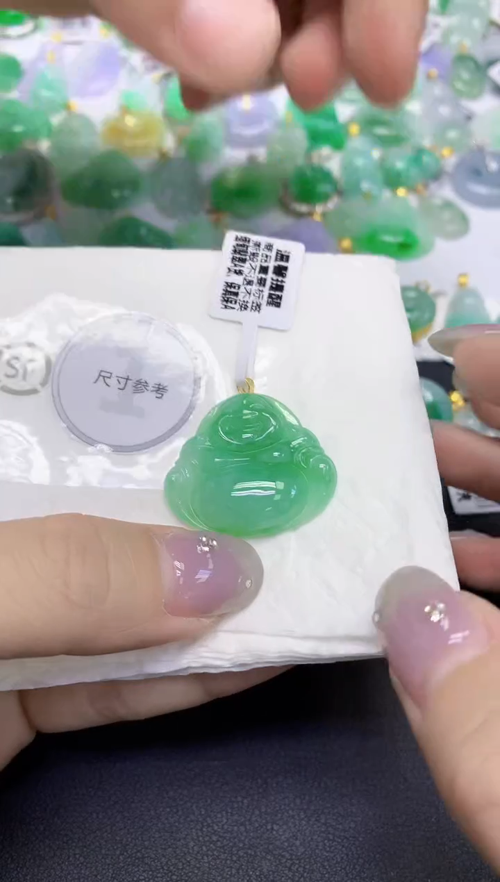 颈饰18K金镶嵌翡翠天然缅甸翡翠A货多样性发一件