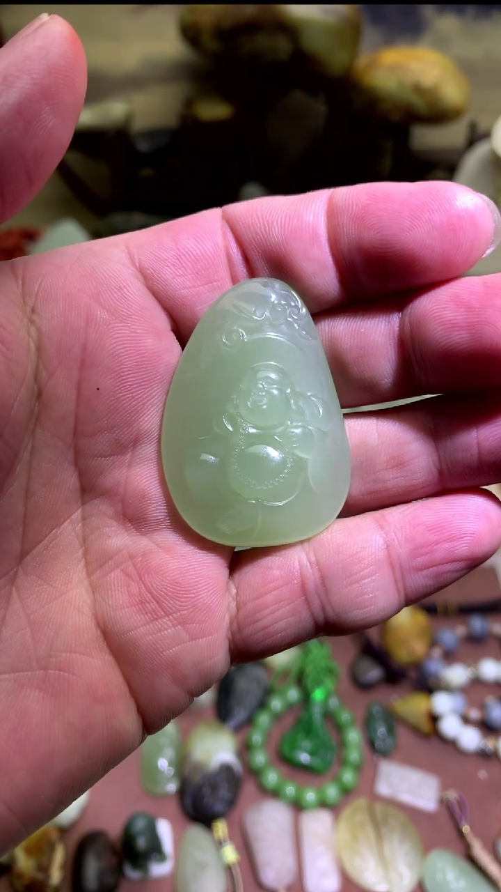 【闪购商品】和田玉颈饰未镶嵌玻璃底佛公