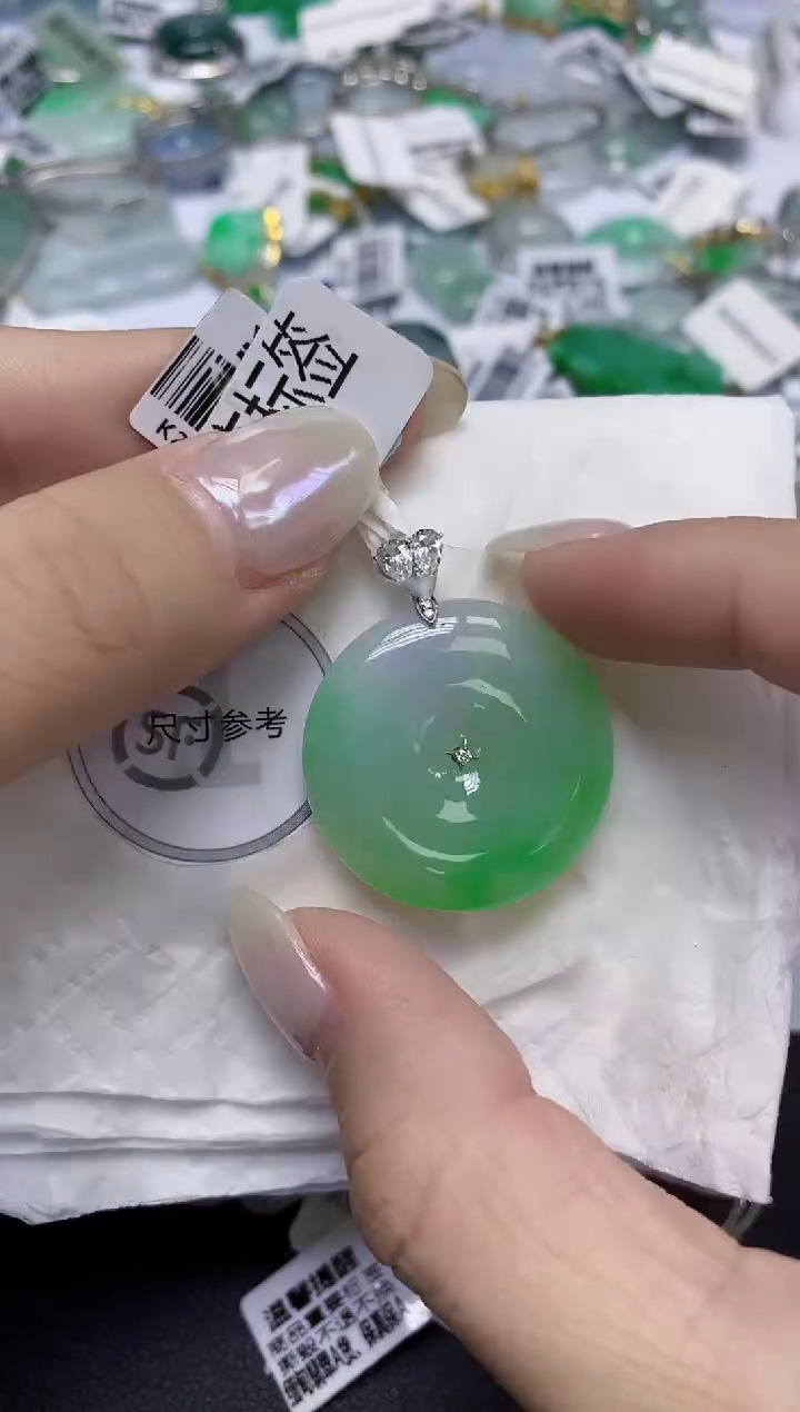 颈饰18K金镶嵌翡翠天然缅甸翡翠A货百元以上9元证书费自理