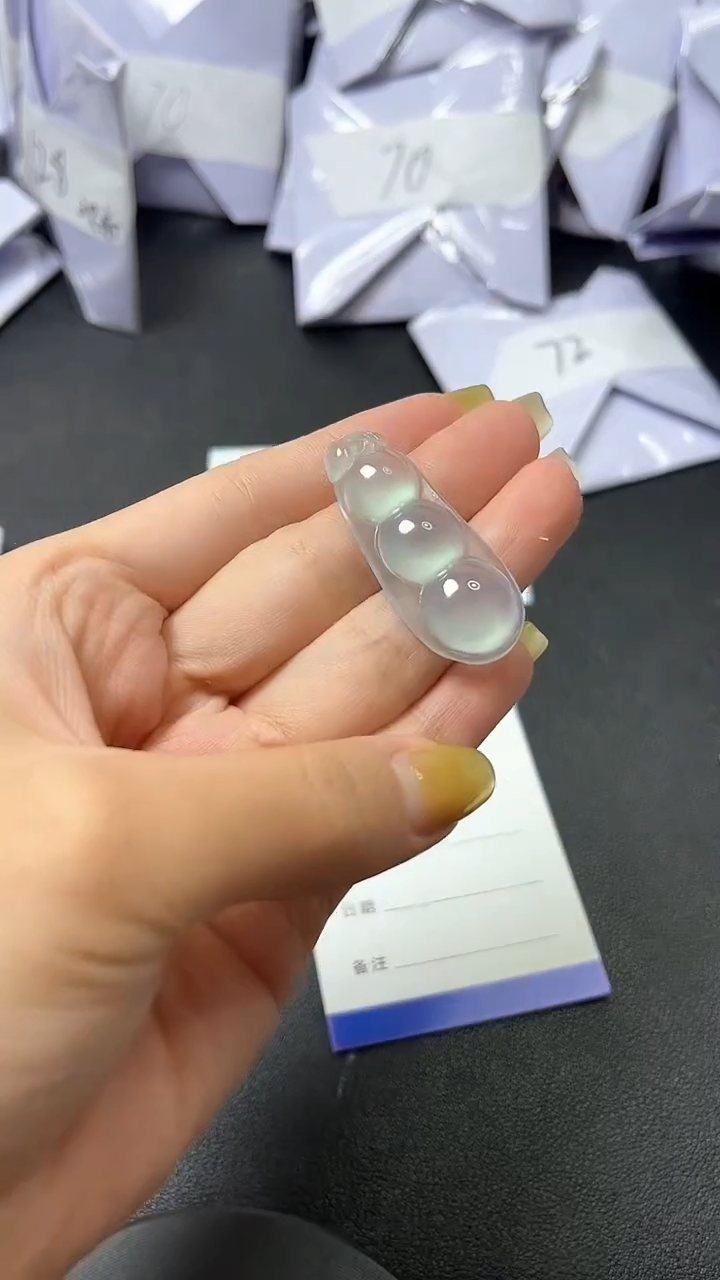 翡翠未镶嵌颈饰时尚精品 一物一拍