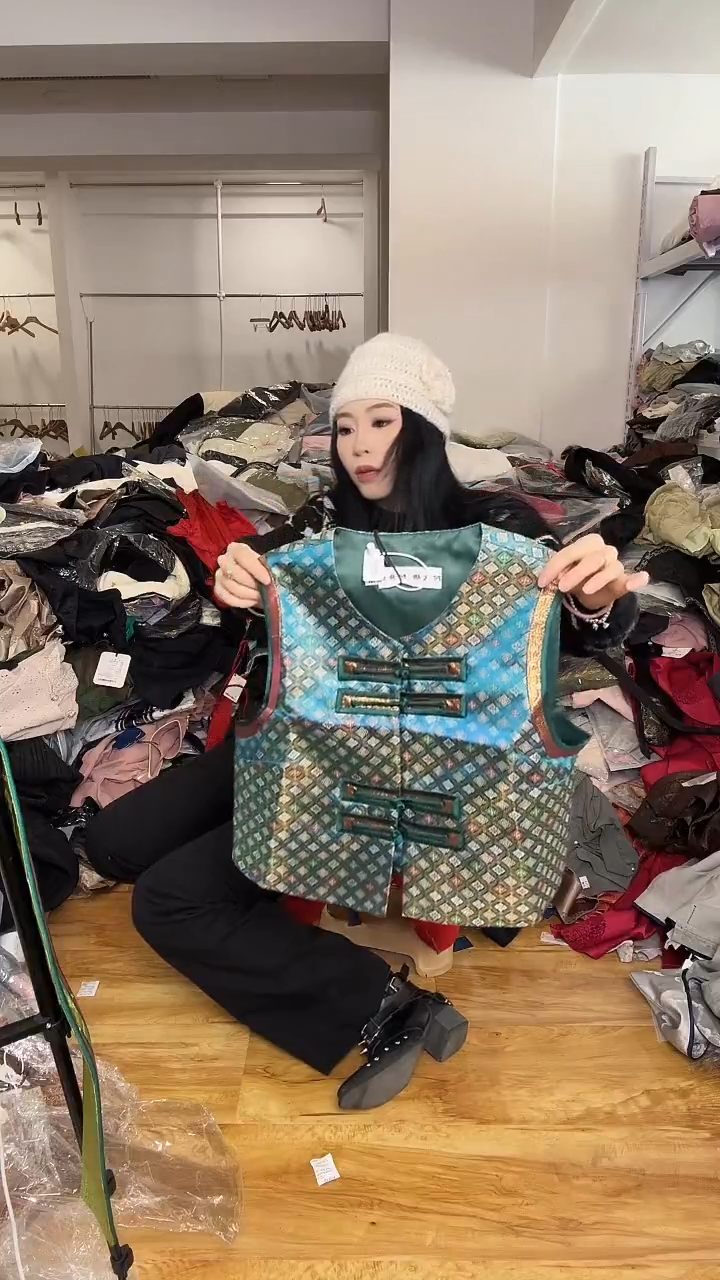 马甲       M码       80-110斤（福利）