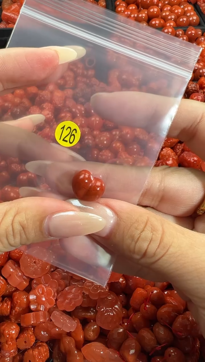 颈饰未镶嵌南红玛瑙1