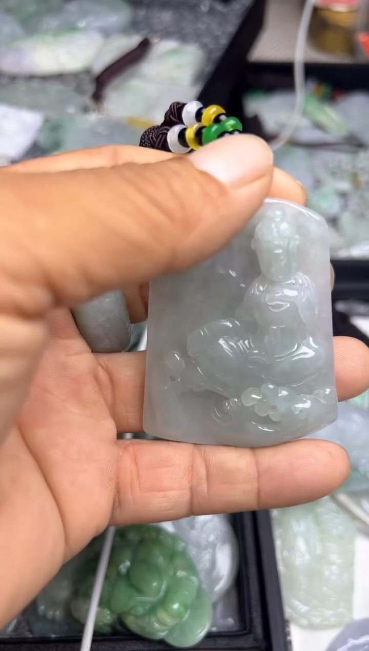 【闪购商品】翡翠吊坠(不含链)未镶嵌观音