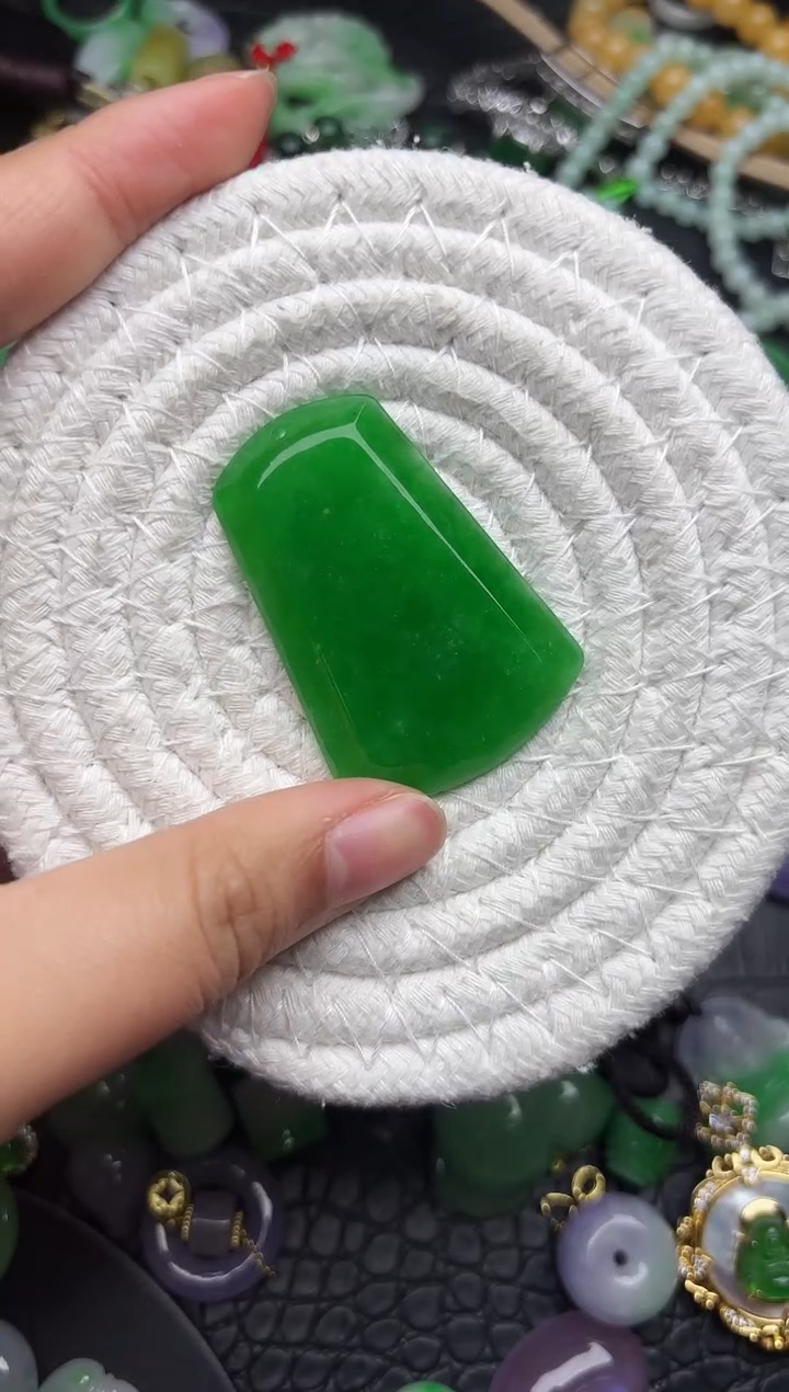 颈饰未镶嵌翡翠缅甸翡翠吊坠