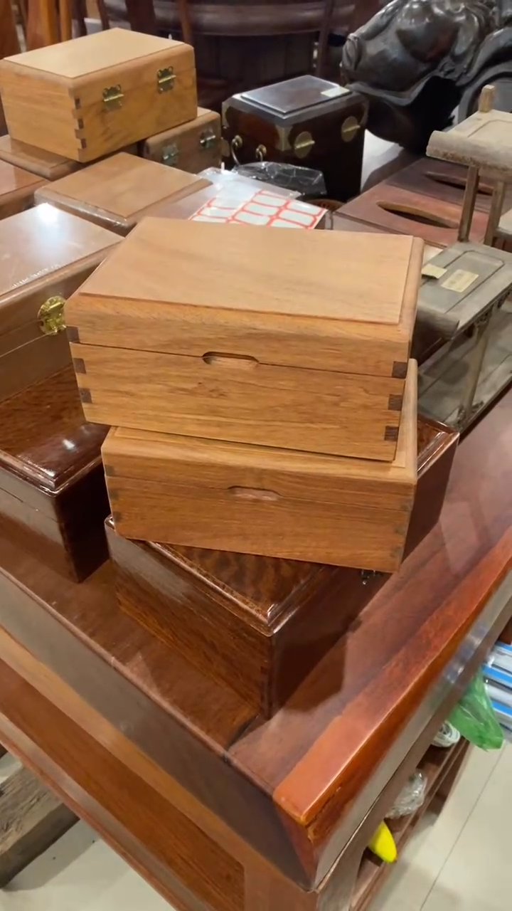 【闪购商品】红酸枝木类缅花首饰盒无铜扣