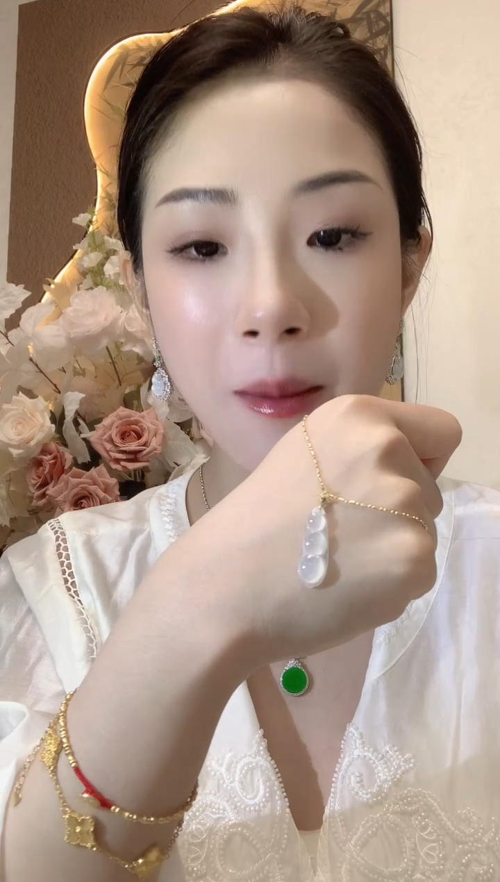 翡翠18K金镶嵌吊坠(不含链)A1多样性发货
