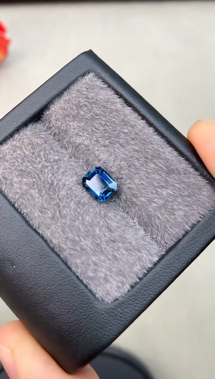 【闪购商品】定制蓝宝石裸石未镶嵌2.60ct 兰卡老烧蓝宝石