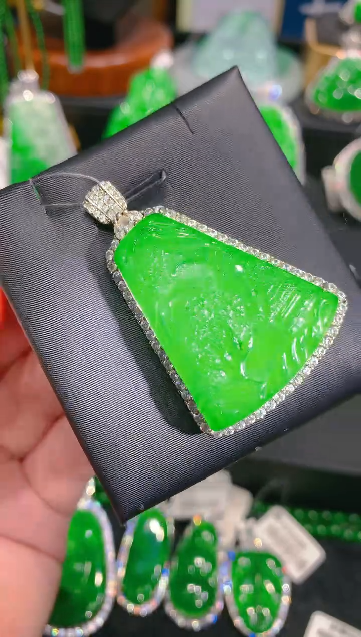 【闪购商品】翡翠颈饰银S925镶嵌67一季