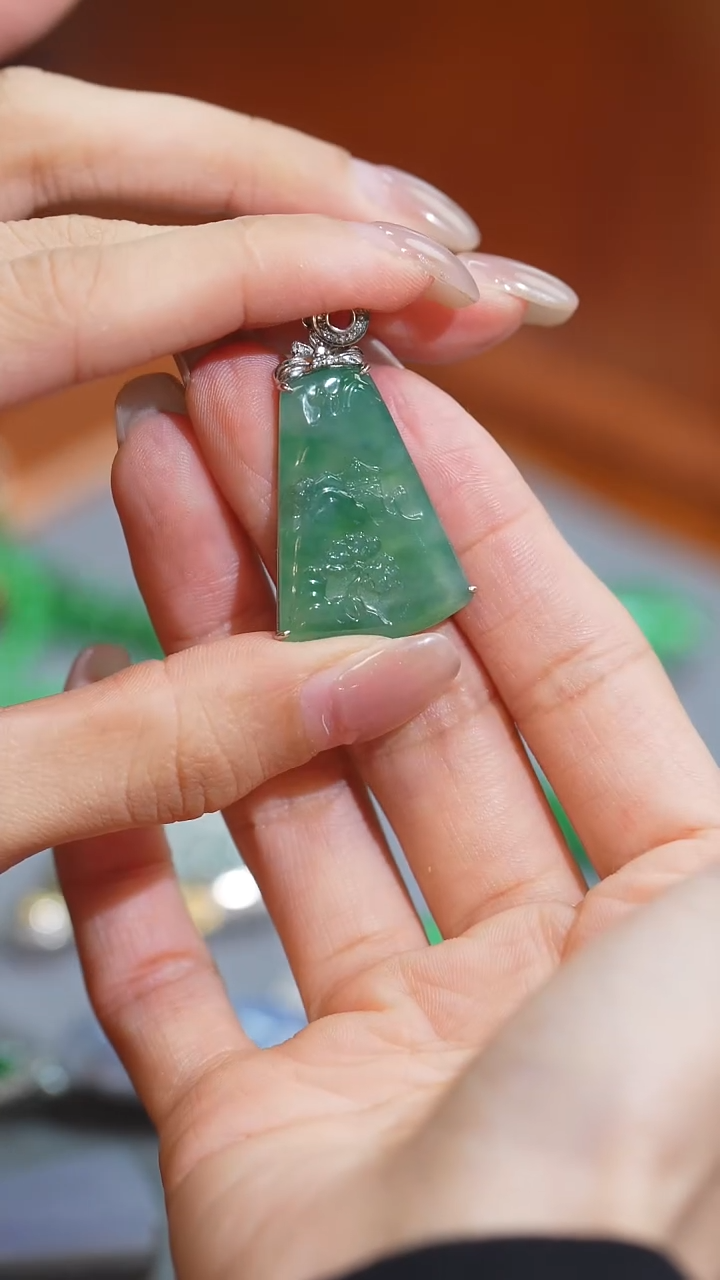 翡翠18K金镶嵌吊坠(不含链)山水牌 | 4180+0