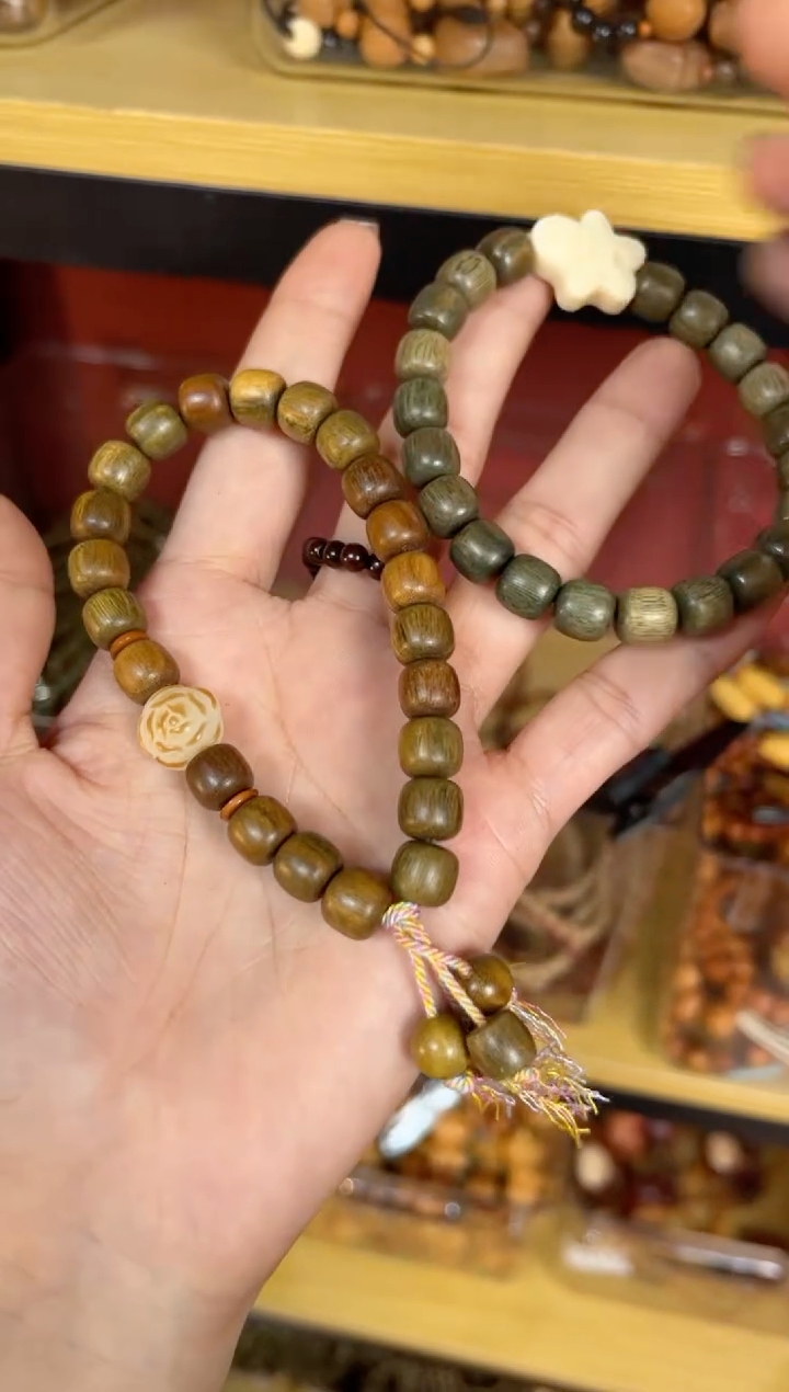 非洲檀香无事牌山茶花