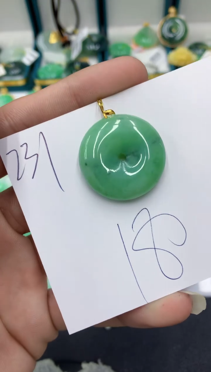 【闪购商品】翡翠颈饰18K金镶嵌翡翠