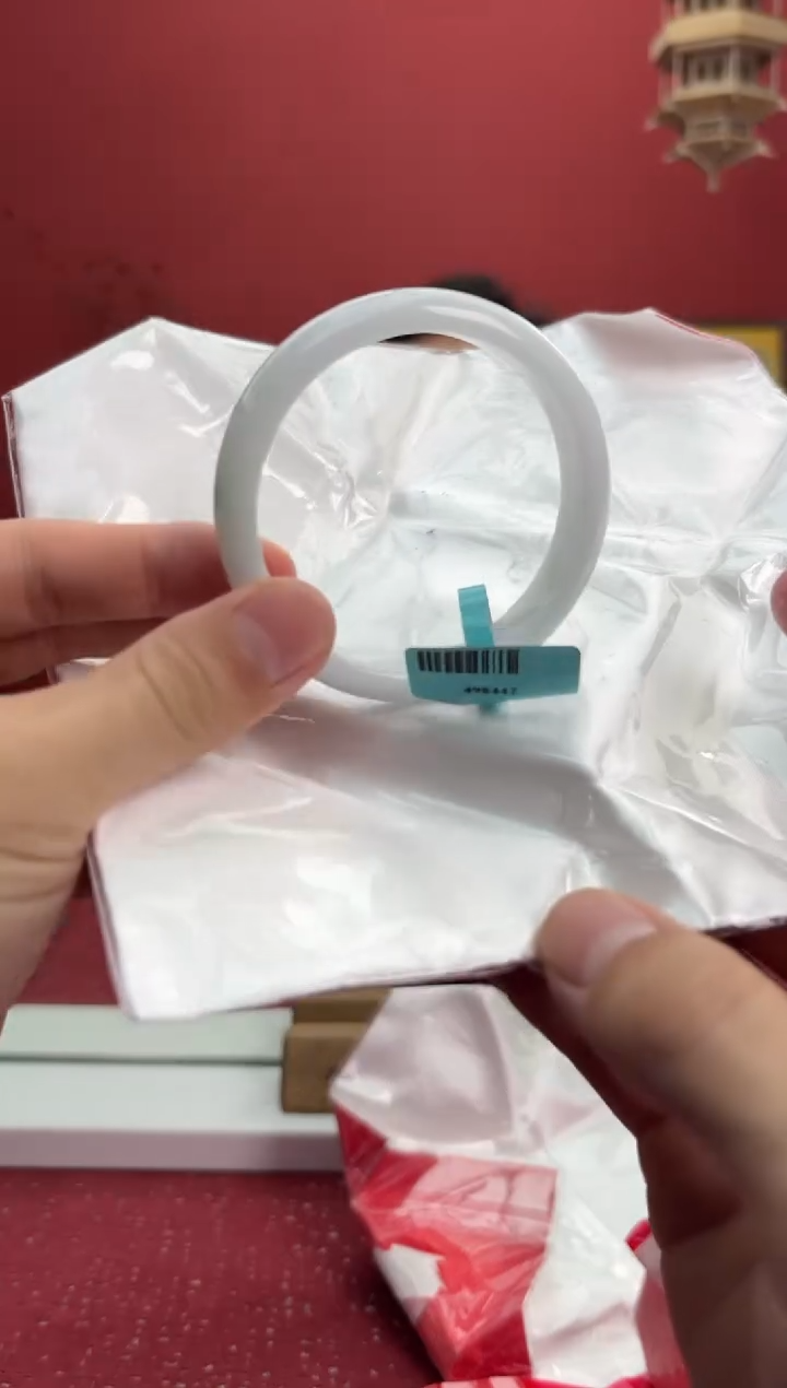 【闪购商品】翡翠手镯未镶嵌28手镯