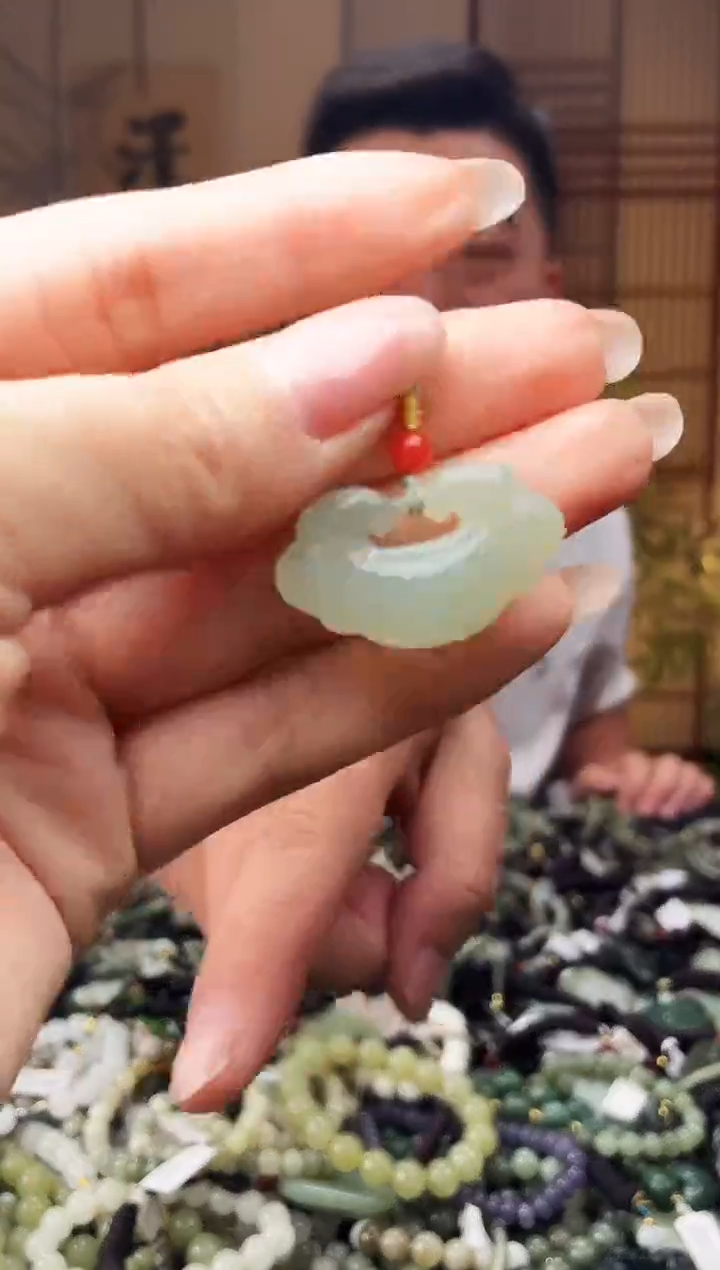 颈饰未镶嵌和田玉多样性发货，拍一发一