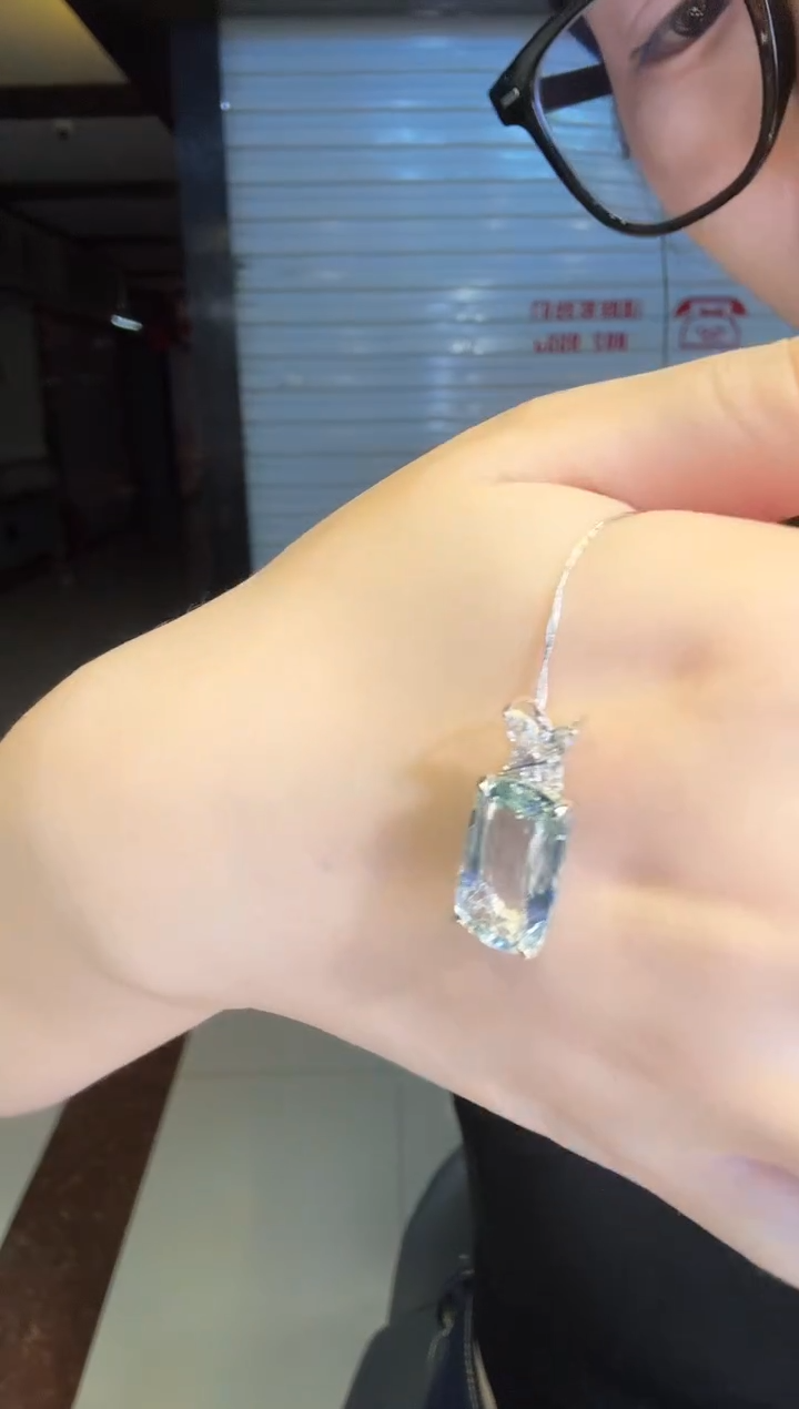 吊坠（不含链）蓝宝石铂Pt950镶嵌6.21ct