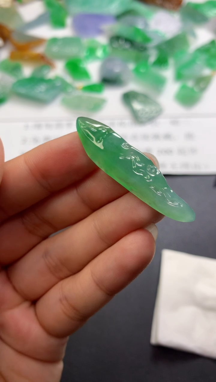 【闪购商品】翡翠吊坠(不含链)未镶嵌4578