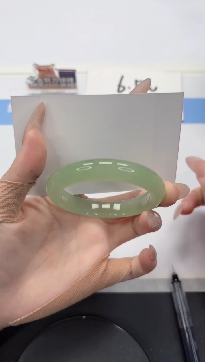 【闪购商品】石英质玉手镯未镶嵌A412-52