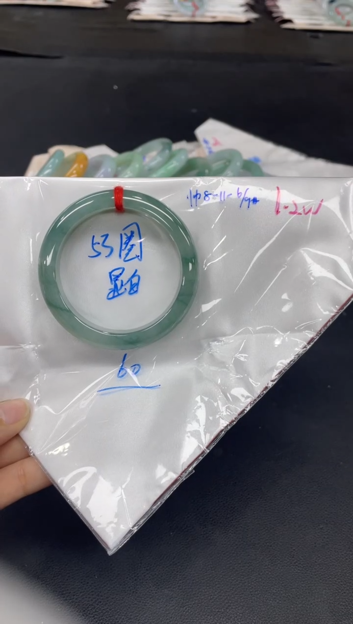 未镶嵌手镯翡翠翡翠手镯