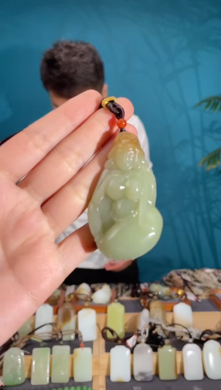 颈饰未镶嵌和田玉1